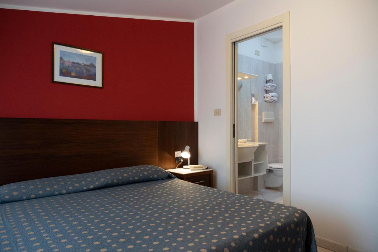 Hotel Mare Blu Francavilla Al Mare Exterior foto