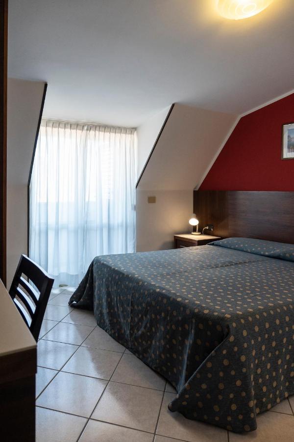 Hotel Mare Blu Francavilla Al Mare Exterior foto